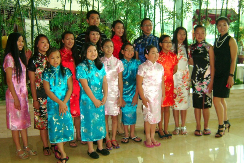 Tour B girls wearing Qipao with BLAS guides